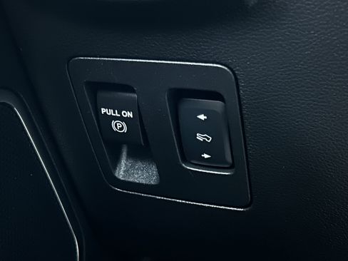 Used 2018 Ford F150 Lariat w/ Equipment Group 502A Luxury AWD/4WD image 15