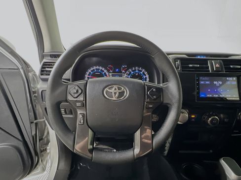 Used 2019 Toyota 4Runner TRD Off-Road Premium AWD/4WD image 18