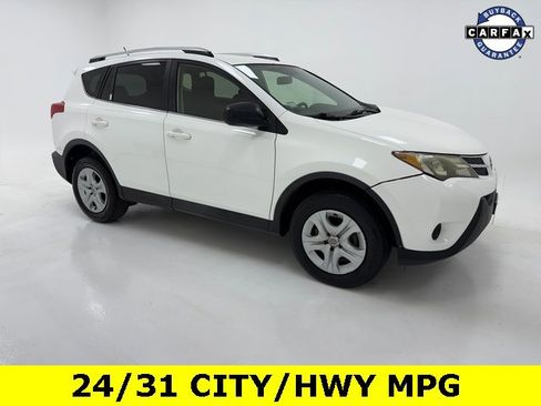 Used 2015 Toyota RAV4 LE image 1