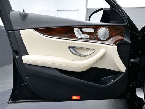 Used 2018 Mercedes-Benz E 300 image 7