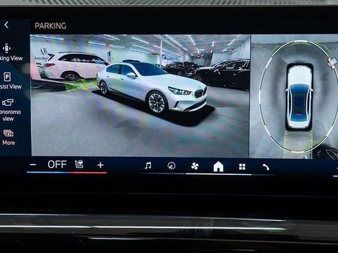 Used 2025 BMW 530i xDrive image 22