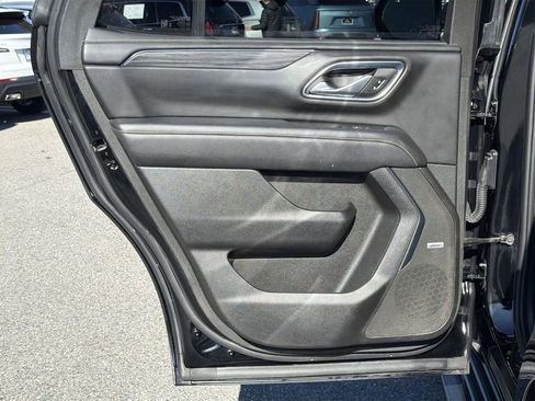 Used 2023 GMC Yukon SLT image 25