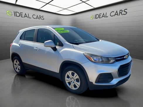 Used 2017 Chevrolet Trax LS FWD image 3