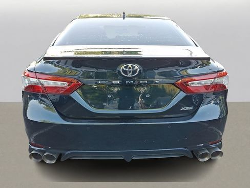 Used 2018 Toyota Camry XSE FWD image 4