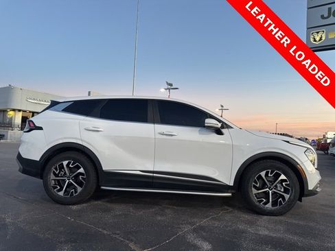 Used 2023 Kia Sportage EX image 11