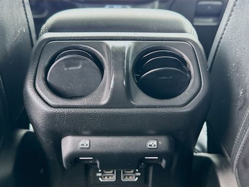 Used 2023 Jeep Wrangler Unlimited Sahara AWD/4WD image 17