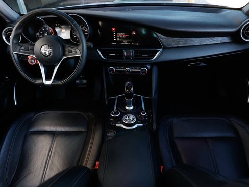 Used 2019 Alfa Romeo Giulia w/ Quick Order Package 22K Sport image 23