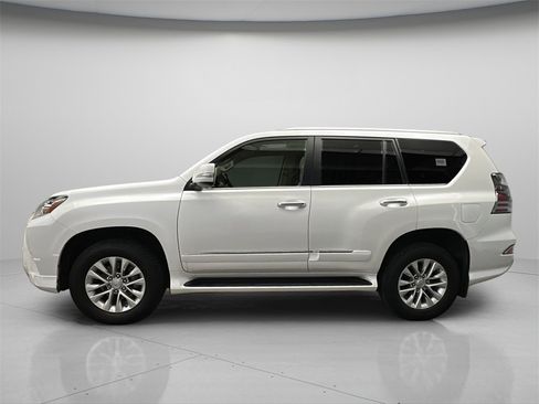 Used 2018 Lexus GX 460 Premium w/ Premium Package image 2