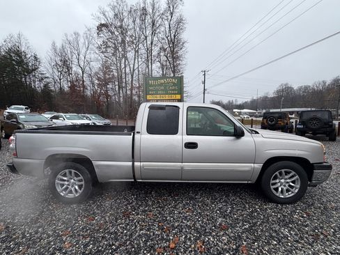 Used 2005 Chevrolet Silverado 1500 LS w/ Light Duty Power Package image 1