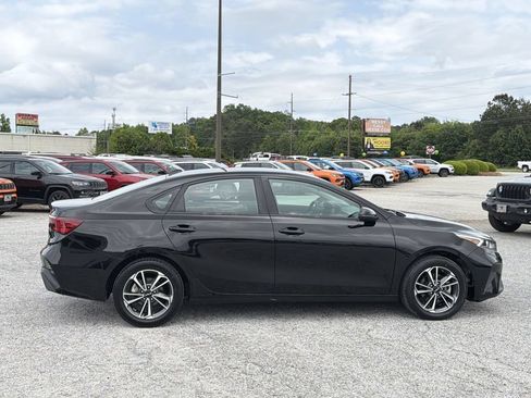 Used 2023 Kia Forte LXS w/ LXS Technology Package FWD image 7