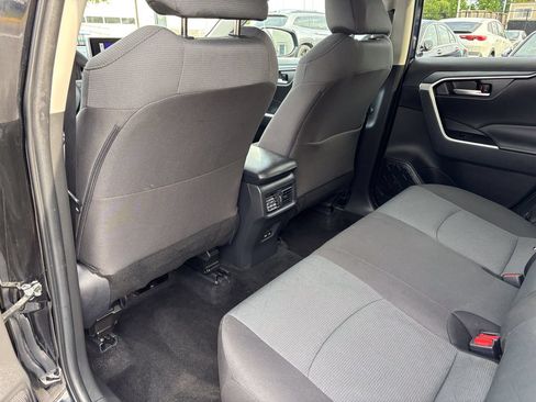 Used 2025 Toyota RAV4 XLE AWD/4WD image 44