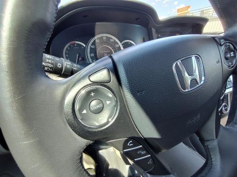 Used 2013 Honda Accord Touring image 17