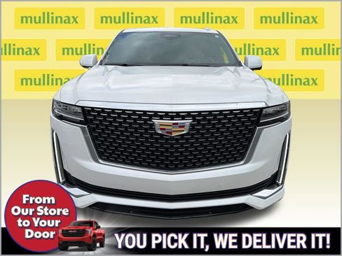 Used 2021 Cadillac Escalade Premium Luxury RWD image 2