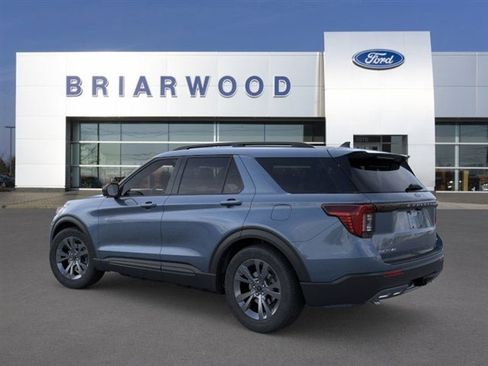 New 2026 Ford Explorer Active w/ Active Comfort Package AWD/4WD image 4