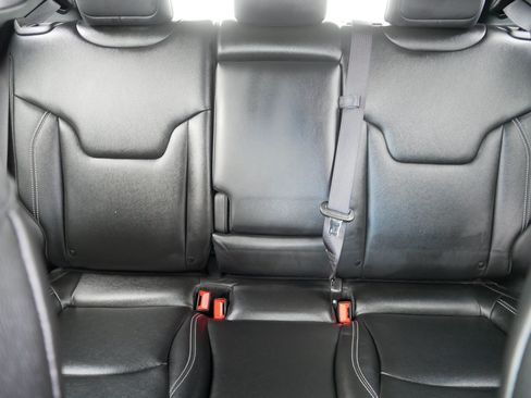 Used 2025 Jeep Compass Limited AWD/4WD image 13