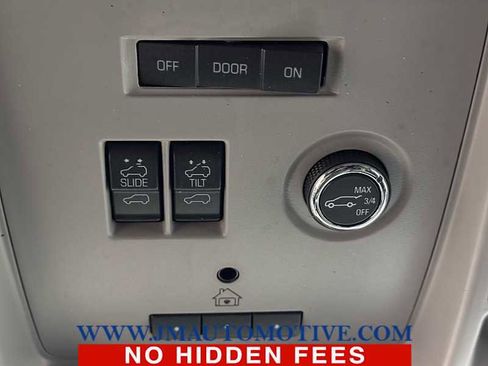 Used 2017 GMC Yukon XL SLT w/ Open Road Package image 35