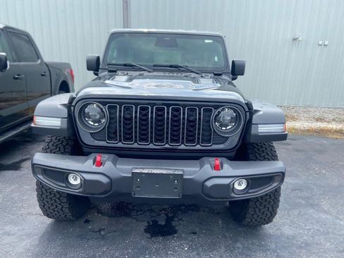 Used 2026 Jeep Wrangler Unlimited Rubicon AWD/4WD image 2