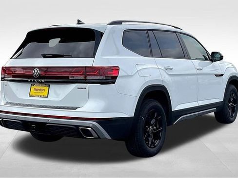 New 2025 Volkswagen Atlas Peak Edition SE image 16