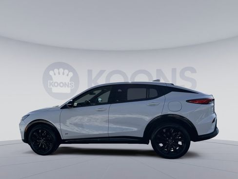 Used 2025 Buick Envista Sport Touring image 2