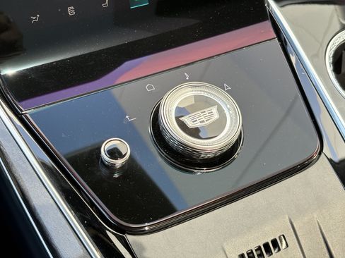 Certified 2025 Cadillac Escalade IQ Luxury 2 w/ LPO, Premium Carpet Package AWD/4WD image 26