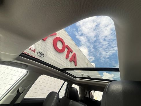 Used 2025 Toyota Grand Highlander FWD image 19