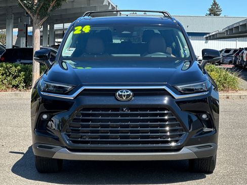 Used 2024 Toyota Grand Highlander AWD image 9