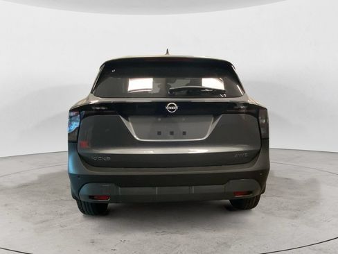 Used 2025 Nissan Kicks SV AWD/4WD image 5
