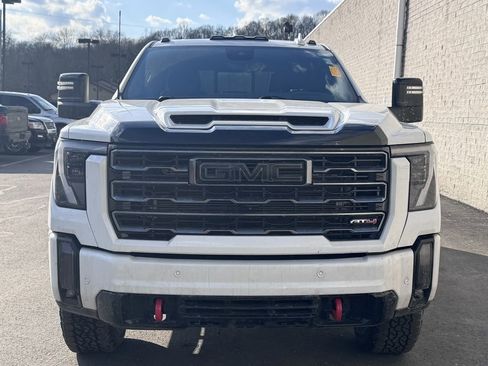 Used 2024 GMC Sierra 2500 AT4 w/ AT4 Premium Plus Package image 2