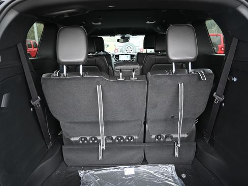 New 2026 Chrysler Pacifica Select w/ S Appearance Package image 21