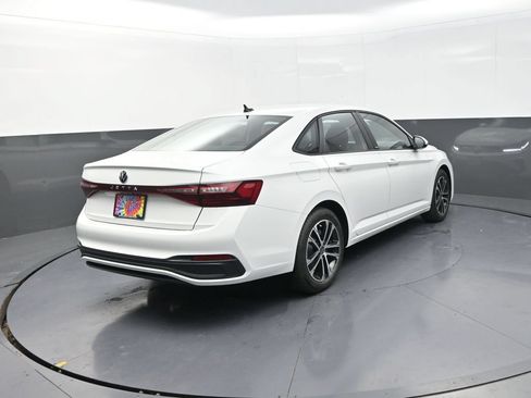 Used 2026 Volkswagen Jetta Sport FWD image 11