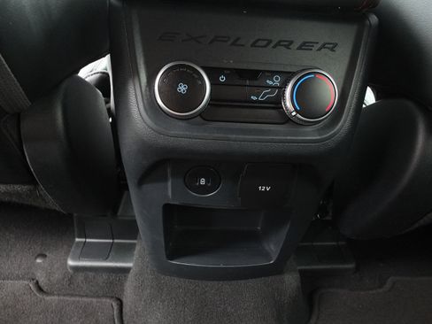 Used 2025 Ford Explorer ST-Line w/ ST-Line Street Pack AWD/4WD image 19