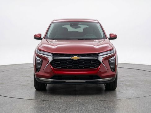 Used 2025 Chevrolet Trax LT w/ LT Convenience Package FWD image 1