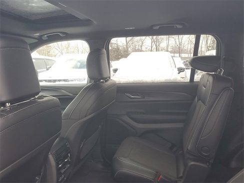 New 2025 Jeep Grand Cherokee L Altitude image 10