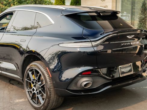 Used 2021 Aston Martin DBX image 48