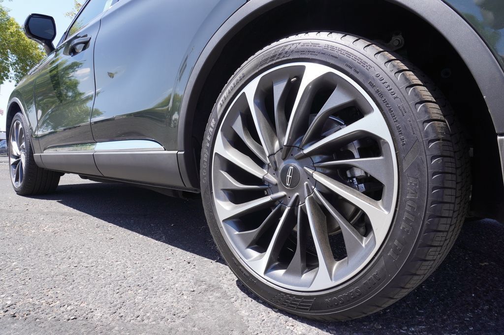 Used 2023 Lincoln Aviator Reserve w/ Equipment Group 201A RWD image 7