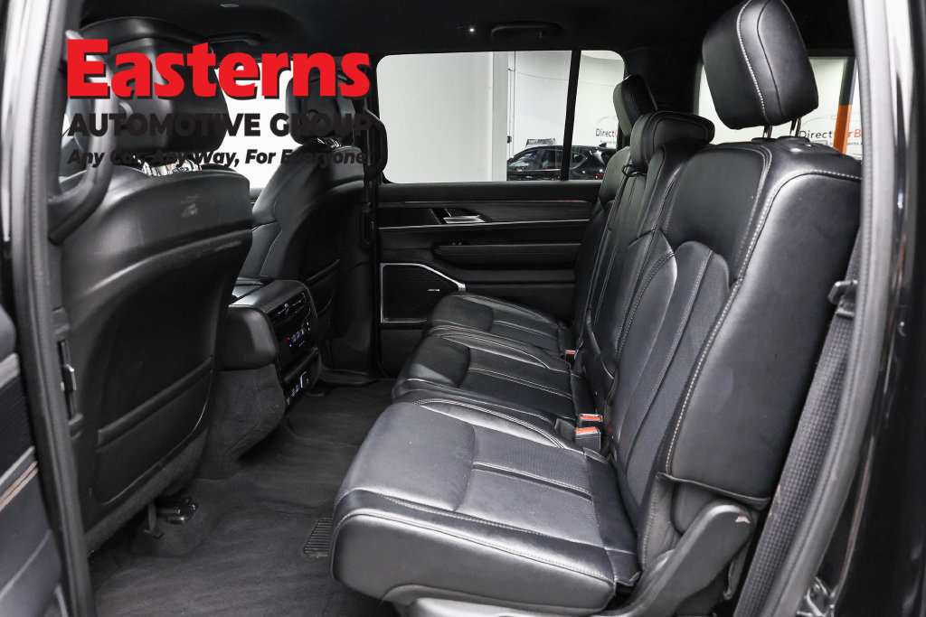 Used 2024 Jeep Wagoneer L Series II RWD image 27