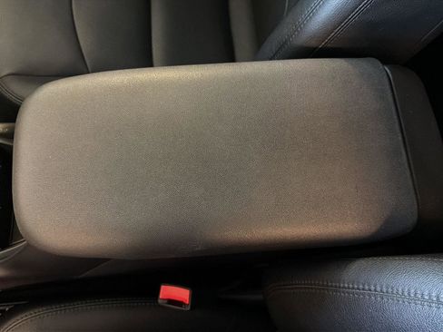 Used 2018 Chevrolet Equinox LT AWD/4WD image 19