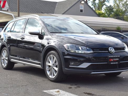 Used 2018 Volkswagen Golf Alltrack SE image 1