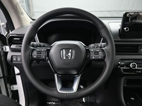 New 2025 Honda Pilot Touring image 18