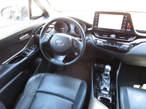 Used 2019 Toyota C-HR Limited image 8