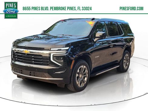 Used 2025 Chevrolet Tahoe LS RWD image 1