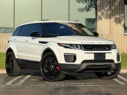 Used 2019 Land Rover Range Rover Evoque SE Premium AWD/4WD image 2