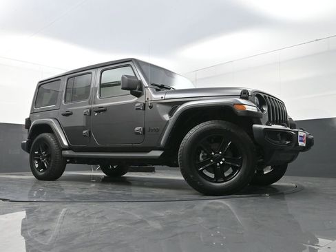Used 2021 Jeep Wrangler Unlimited Sahara image 24