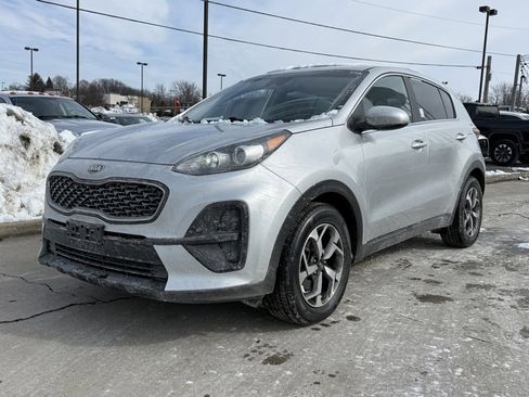 Used 2020 Kia Sportage LX image 2