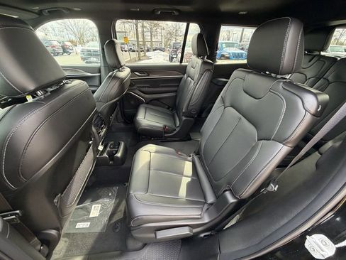 New 2026 Jeep Grand Cherokee L Limited w/ Luxury Tech Group II AWD/4WD image 11