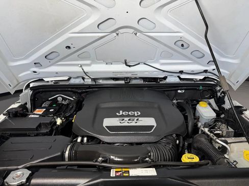Used 2012 Jeep Wrangler Sport AWD/4WD image 8