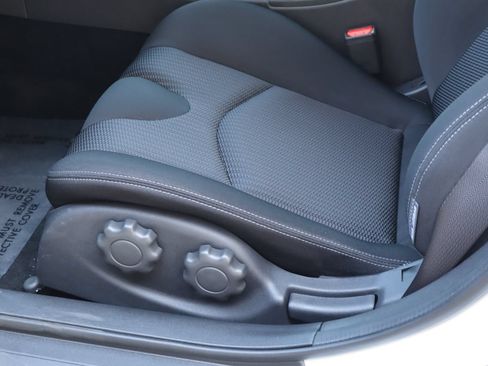 Used 2026 Nissan Z Sport w/ Floor Mat Package RWD image 4