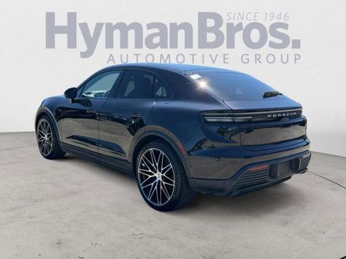 Used 2025 Porsche Macan 4 Electric AWD/4WD image 5