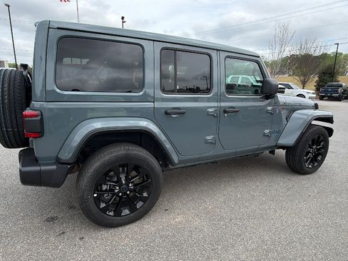 Used 2025 Jeep Wrangler Sahara w/ Safety Group image 8