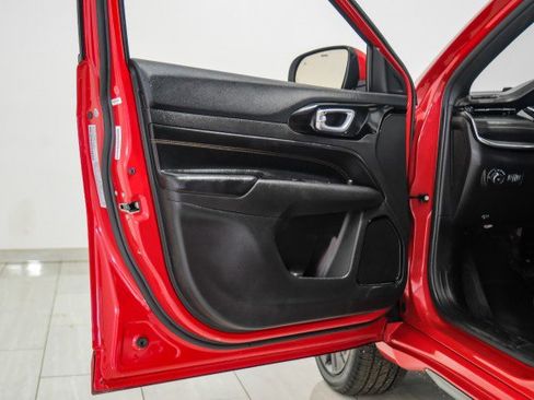 Used 2023 Jeep Compass Limited image 45